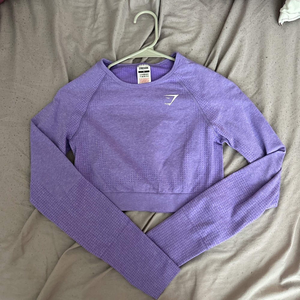 like new gymshark cropped shirt 🦋